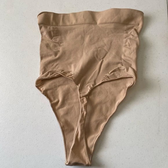 New Skims Seamless Sculpt High Wasted‎ Thong Clay Size XL - Picture 5 of 6